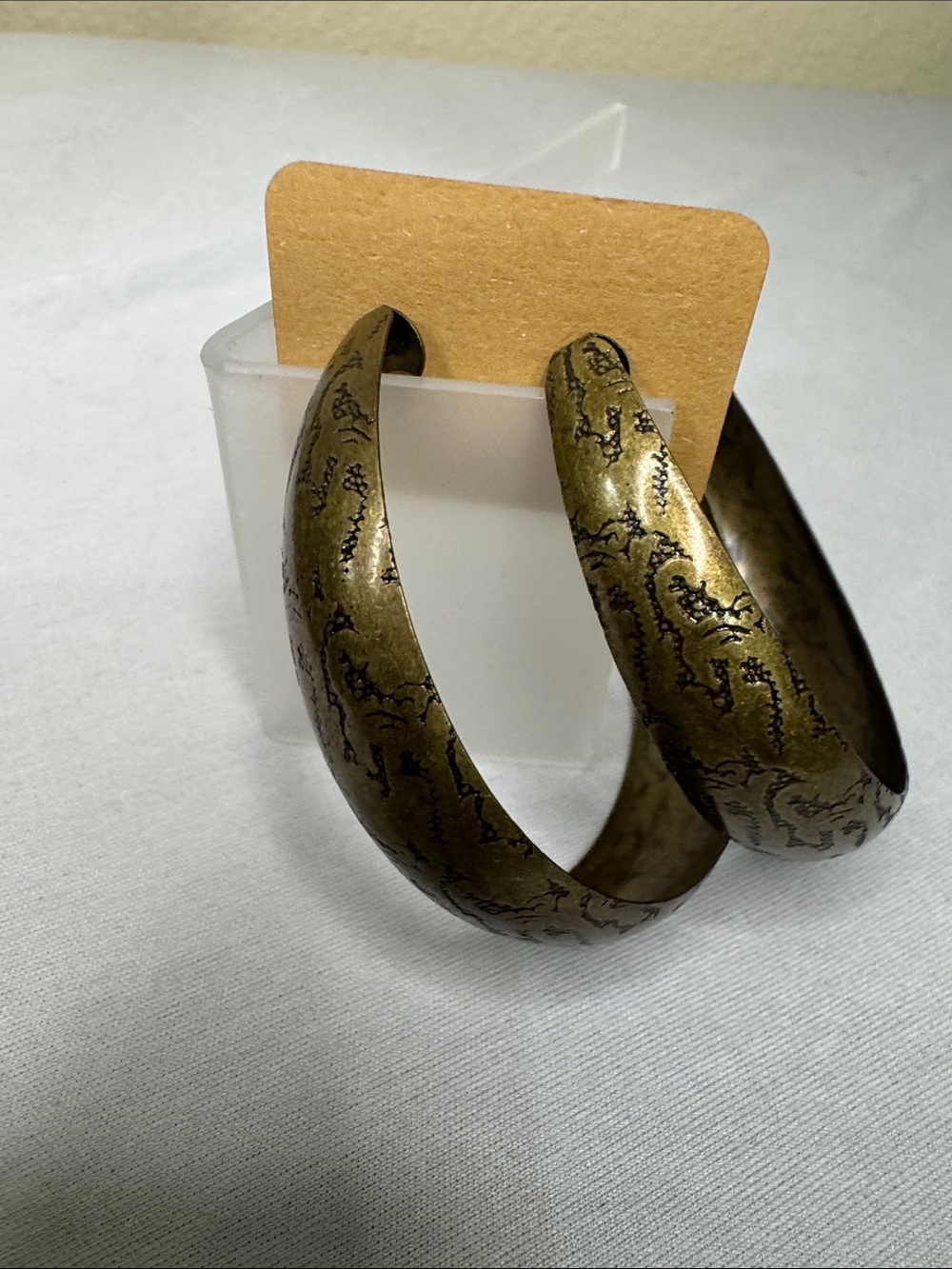 Vintage-Inspired Olive Green Etched Hoop Earrings - Women Accessories
